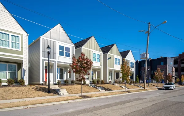 $2,095 | 2360 East 18th Street, Chattanooga, TN 37404