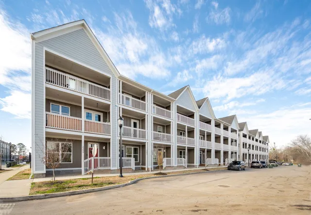 $2,095 | 2360 East 18th Street, Chattanooga, TN 37404