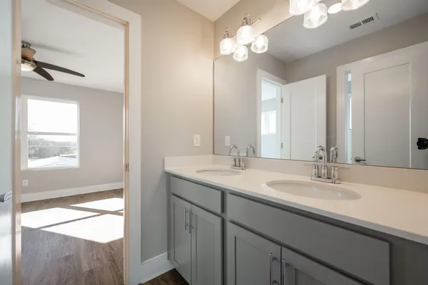 $2,095 | 2360 East 18th Street, Chattanooga, TN 37404