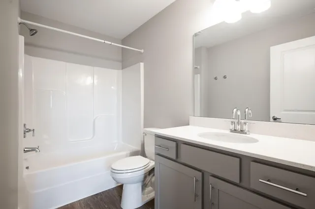 $2,095 | 2360 East 18th Street, Chattanooga, TN 37404