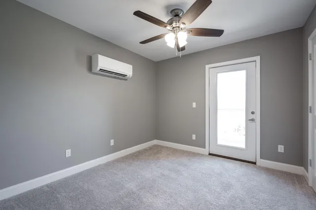 $2,095 | 2360 East 18th Street, Chattanooga, TN 37404