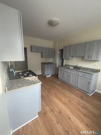 $2,000 | 1804 Barnum Avenue, Unit 6, Bridgeport, CT 06610