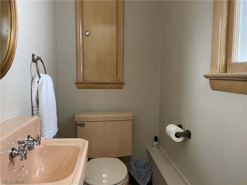 4110 Linnell Road Cleveland, OH 44121 - Photo 16 of 29 Gallery Image 16