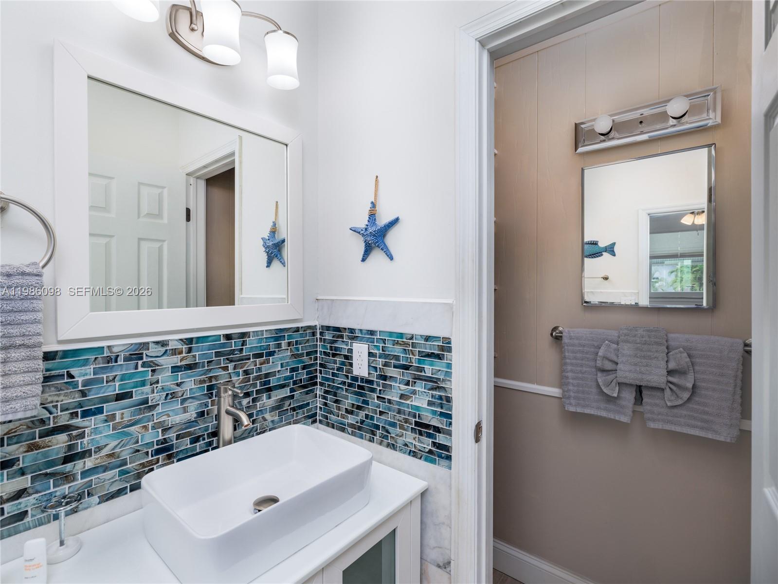 599 30th Street Marathon, FL 33050 - Photo 26 of 44 Primary Bathroom