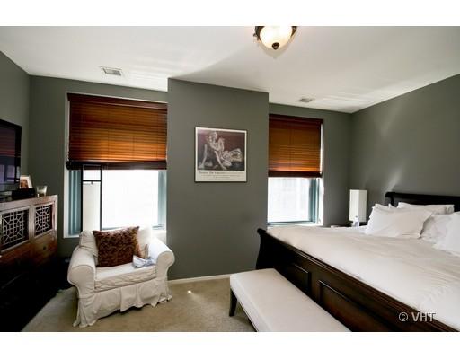 208 West Washington Street, Unit 2207 Chicago, IL 60606 - Photo 4 of 11