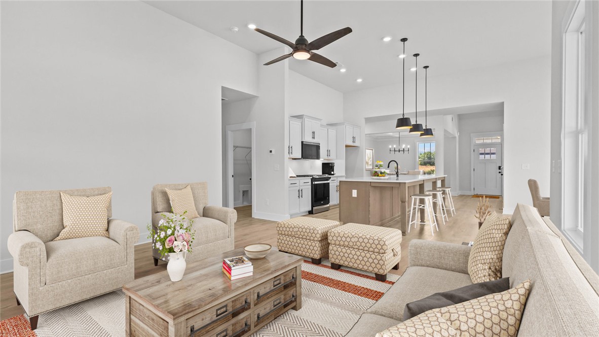 611 Wh Kay Lane Anderson, SC 29621 - Photo 18 of 47 Virtually Staged