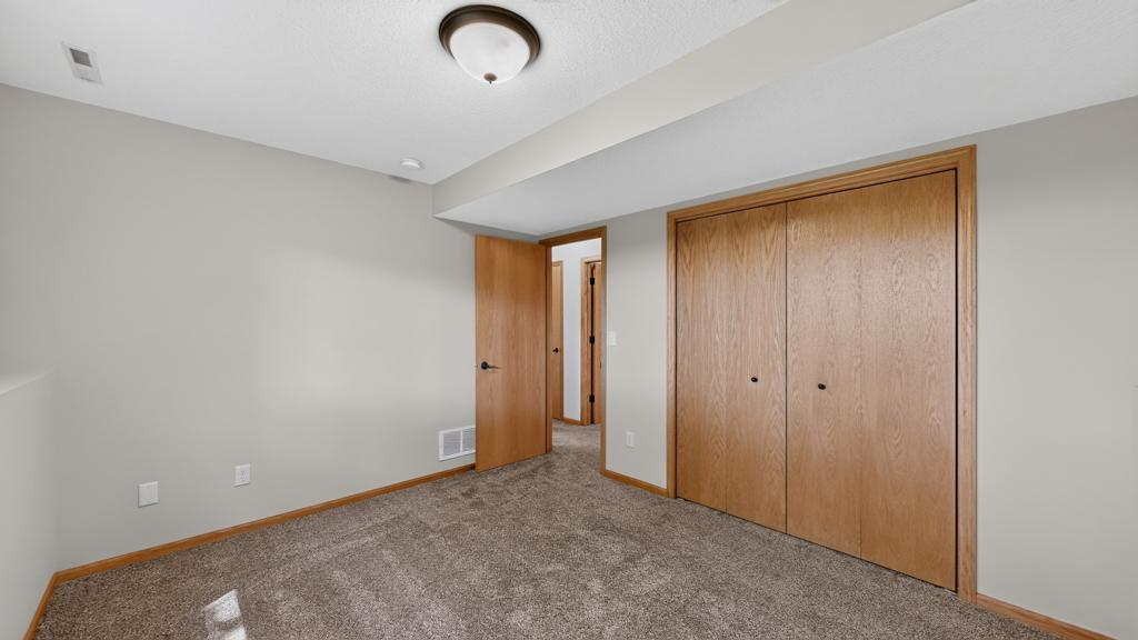 3909 46 Avenue Northwest Rochester, MN 55901 - Photo 32 of 36