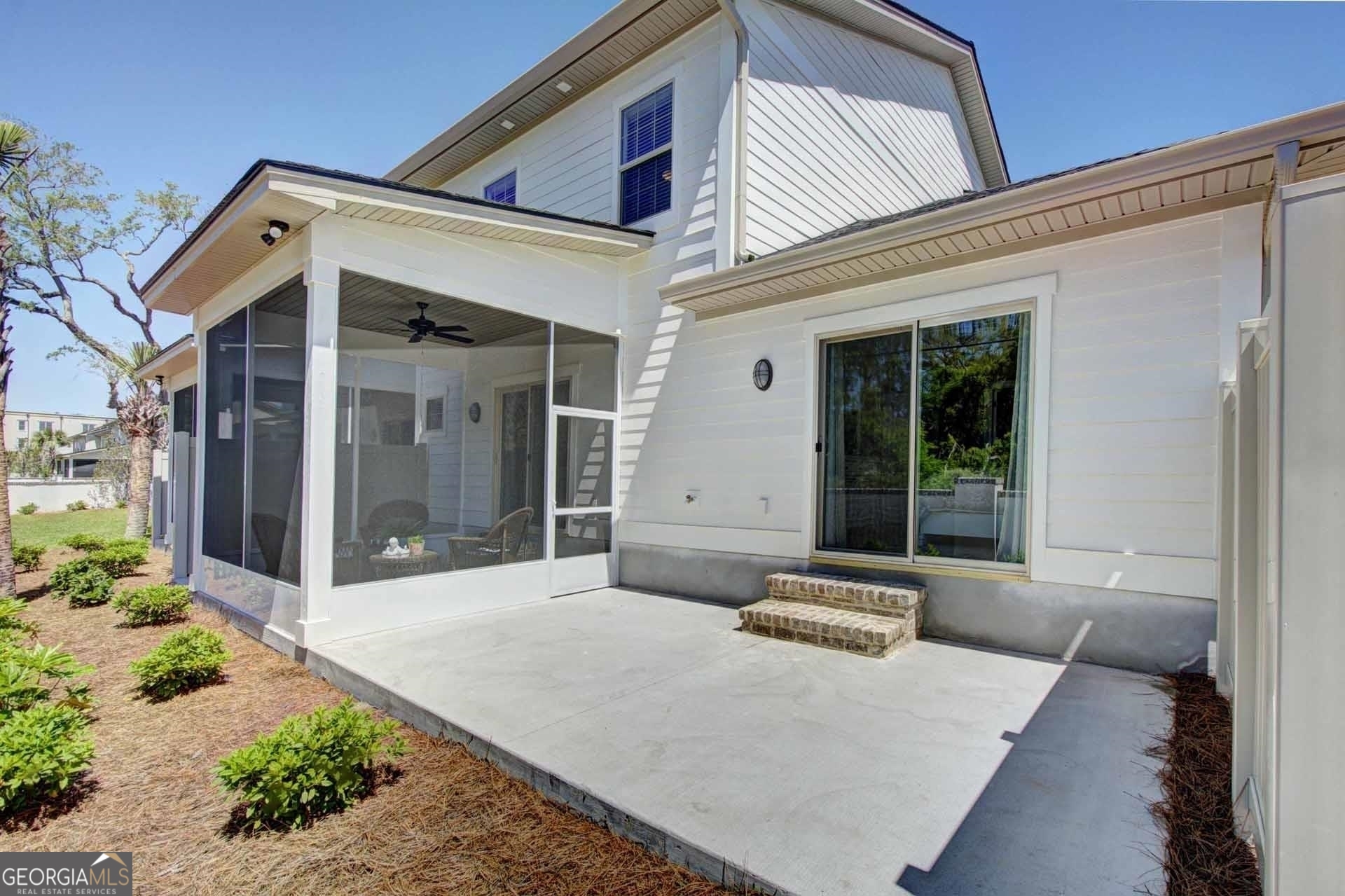 205 Mariners Circle St. Simons, GA 31522 - Photo 19 of 51 a front view of a house