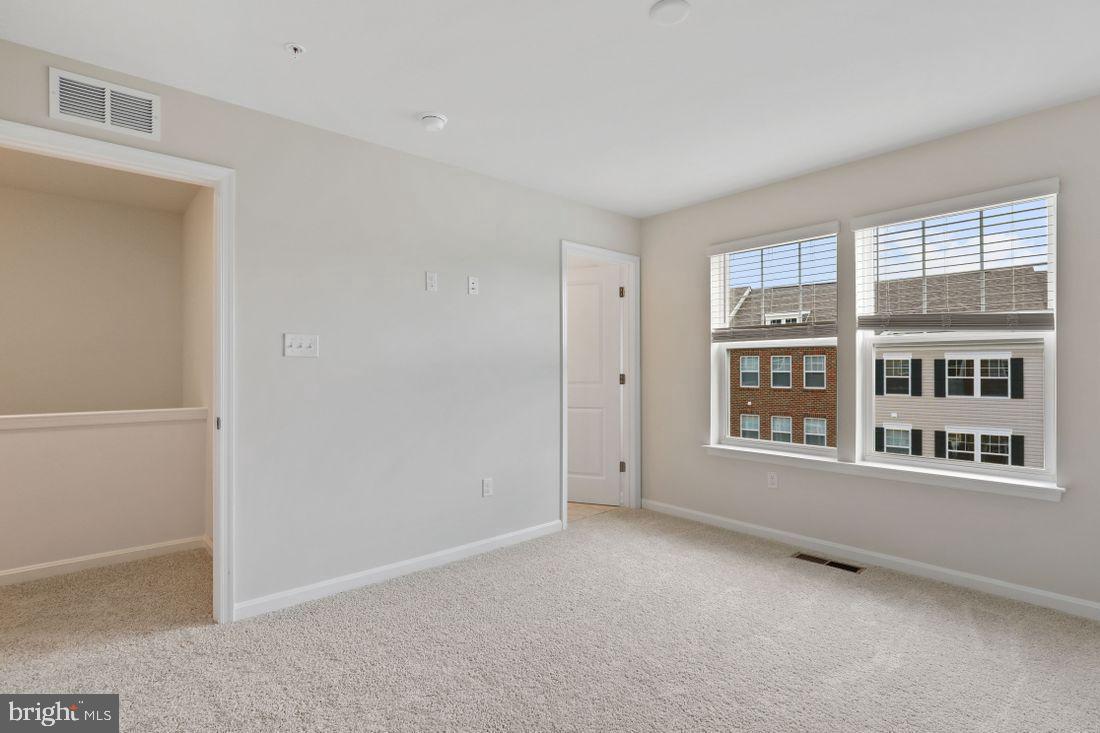 7116 Delegate Place Frederick, MD 21703 - Photo 8 of 40