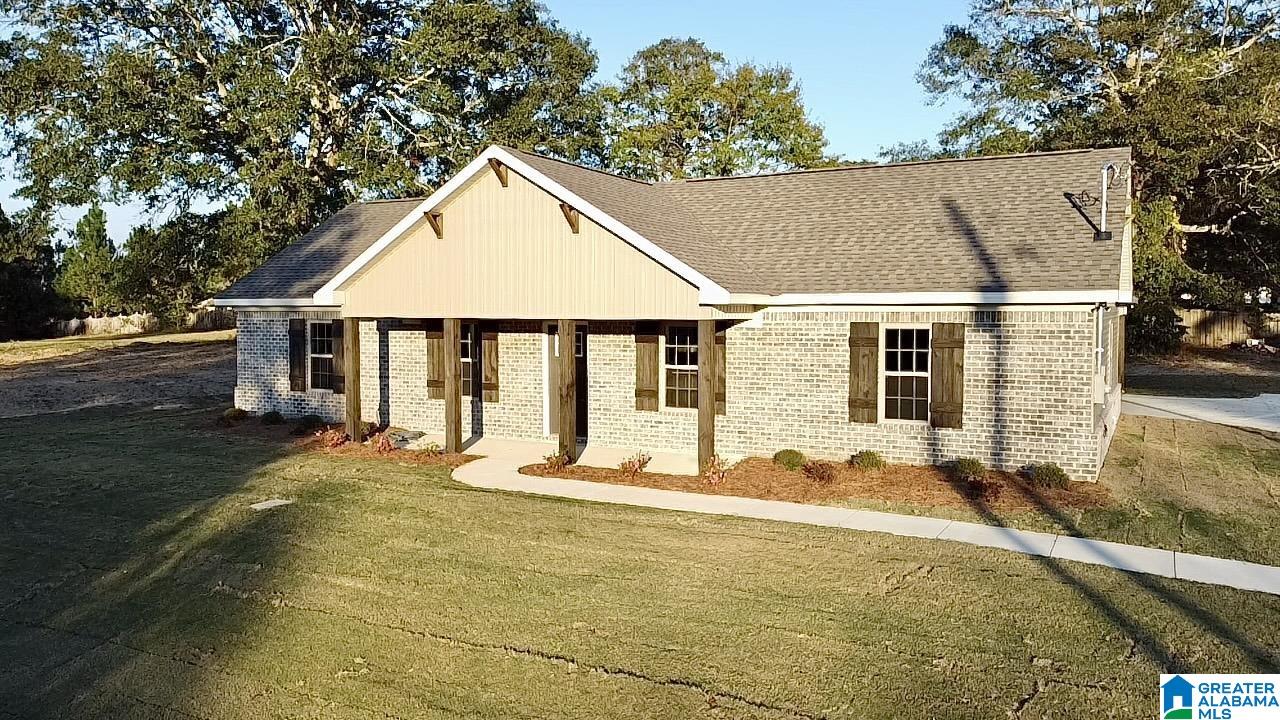 408 17th Street Clanton, AL 35045 - Photo 2 of 27
