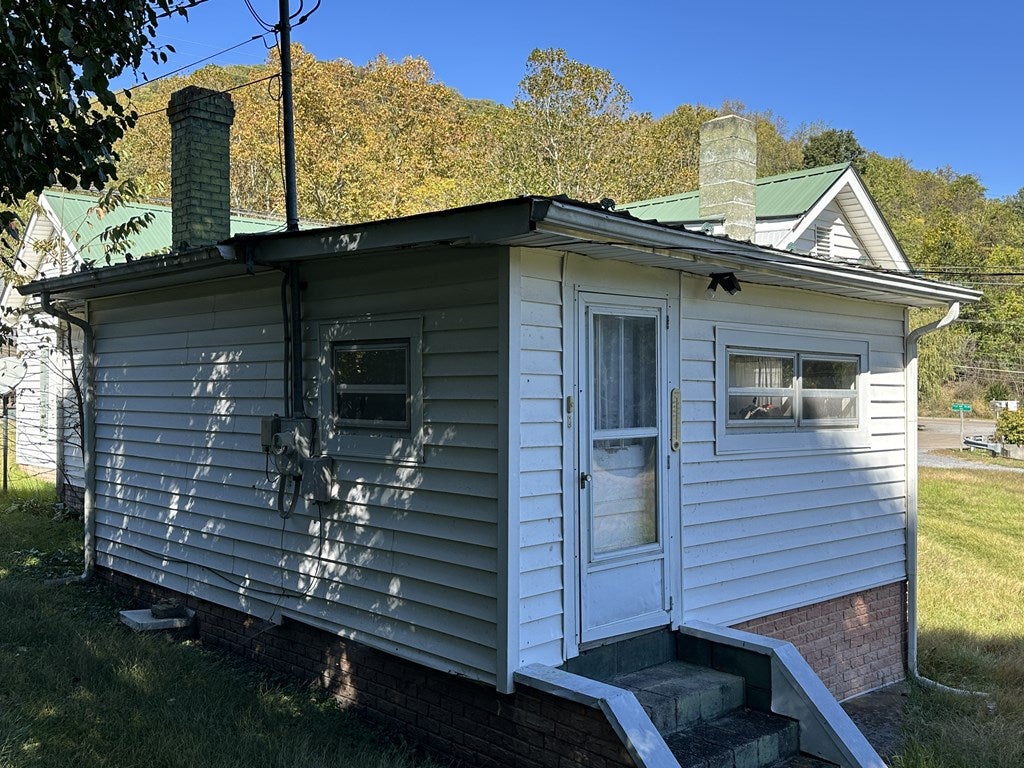 110 Perryville Road Saltville, VA 24370 - Photo 2 of 3 Gallery Image 2