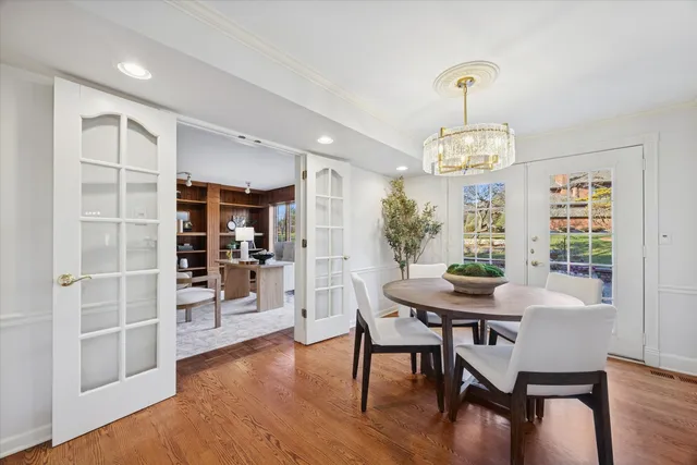 $1,099,000 | 23 Deer Path Trail, Burr Ridge, IL 60527