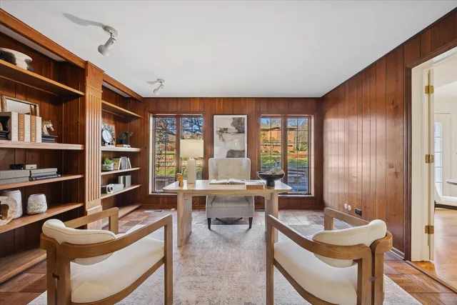 $1,099,000 | 23 Deer Path Trail, Burr Ridge, IL 60527