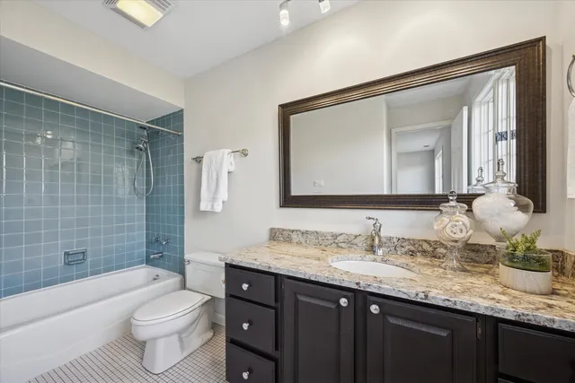 $1,099,000 | 23 Deer Path Trail, Burr Ridge, IL 60527