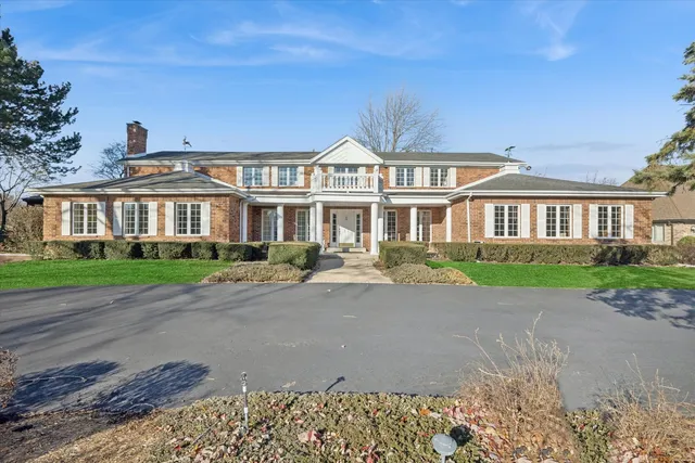 $1,099,000 | 23 Deer Path Trail, Burr Ridge, IL 60527