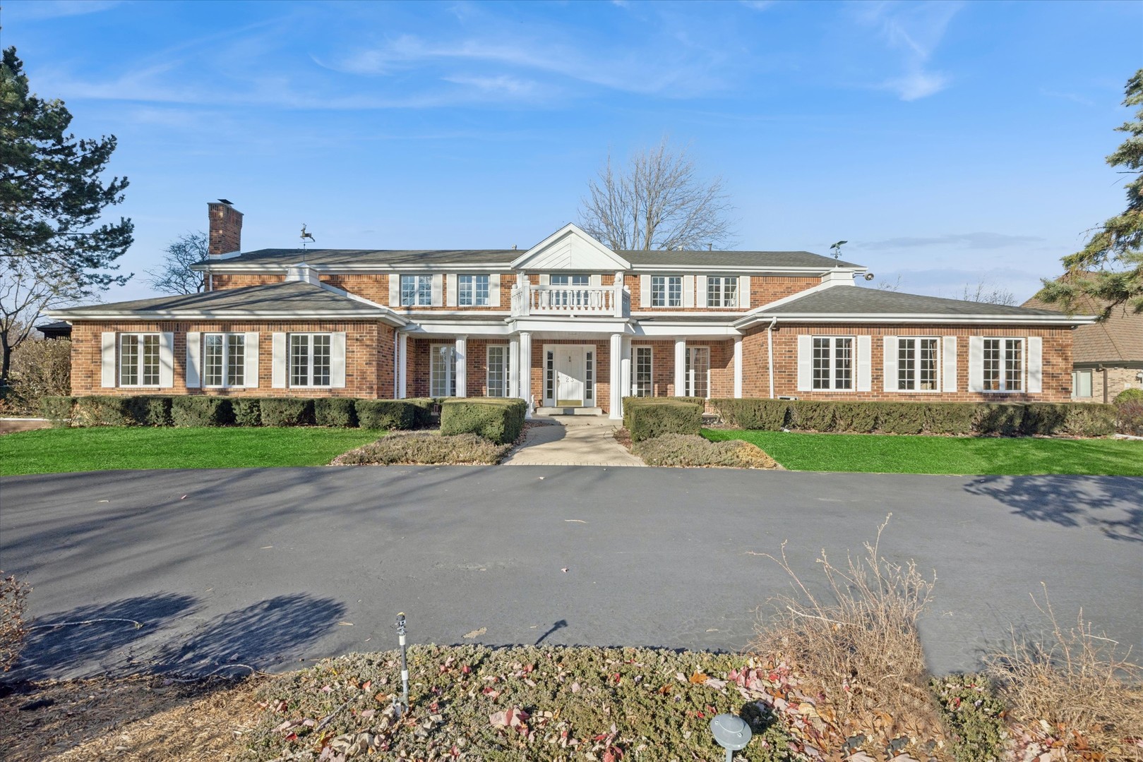 23 Deer Path Trail Burr Ridge, IL 60527 - Photo 2 of 36