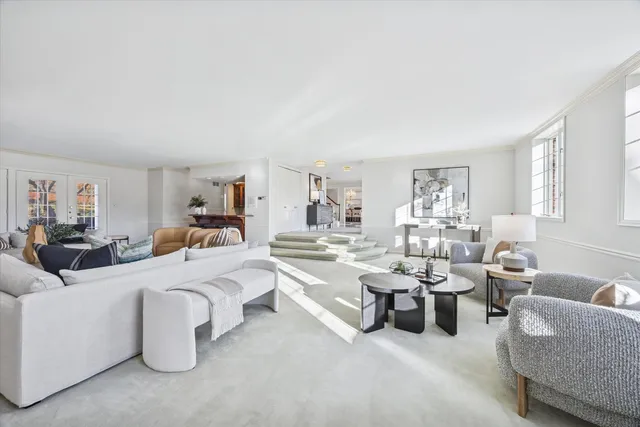 $1,099,000 | 23 Deer Path Trail, Burr Ridge, IL 60527