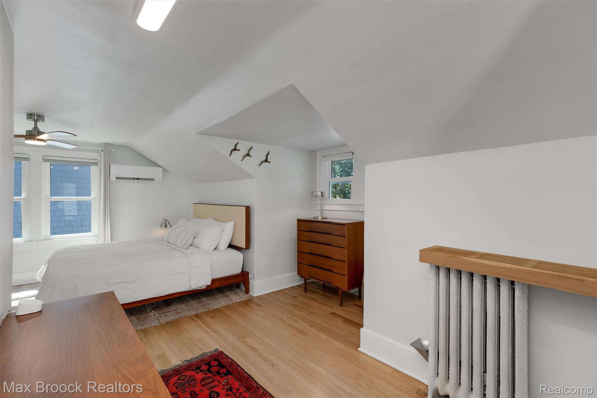 44 Kensington Boulevard Pleasant Ridge, MI 48069 - Photo 23 of 45 Upper Level Primary Bedroom