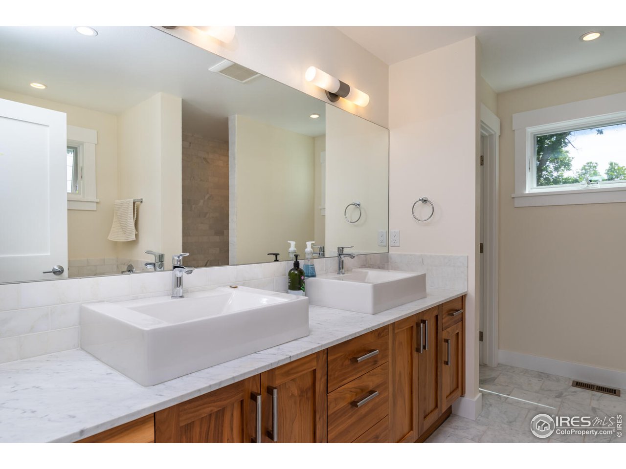 2058 Walnut Street, Unit B Boulder, CO 80302 - Photo 13 of 39 2nd Bath