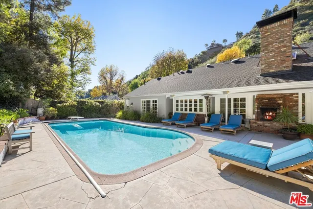 $13,995 | 1456 Roscomare Road, Los Angeles, CA 90077