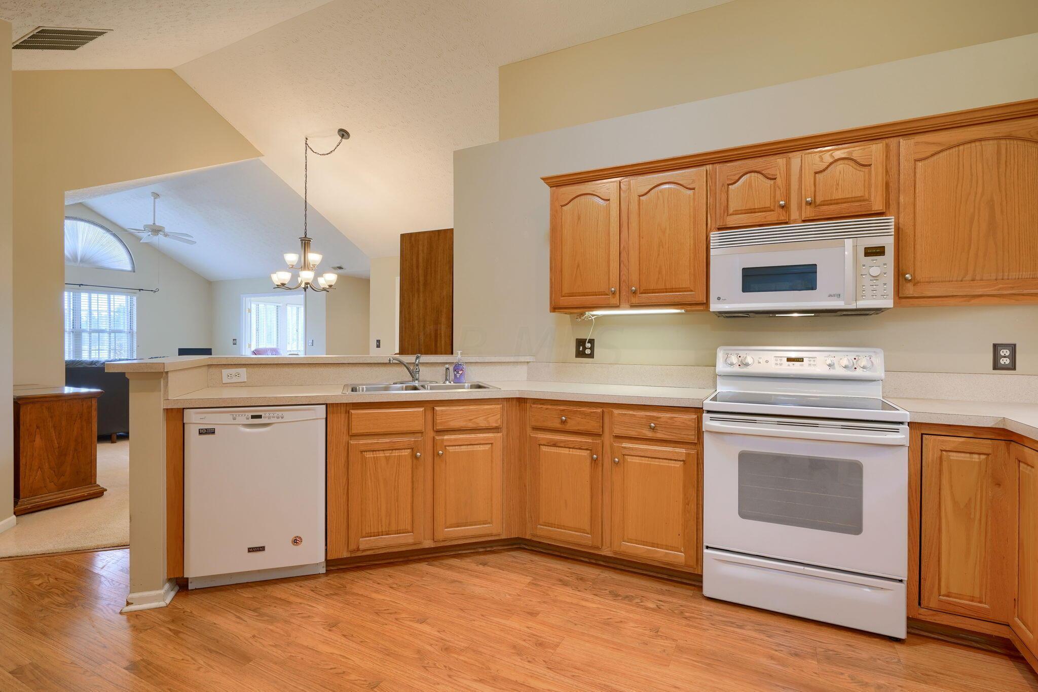 3725 Stoneway Point Powell, OH 43065 - Photo 20 of 54 3725 Stoneway Pt (19)