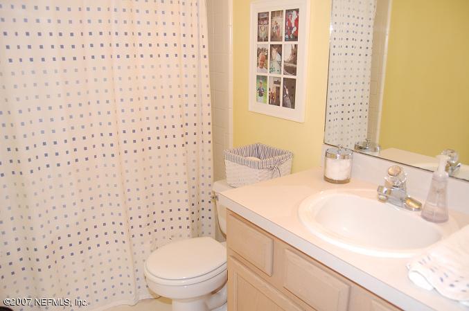 9657 Pritmore Road Jacksonville, FL 32257 - Photo 11 of 12 Guest Bathroom