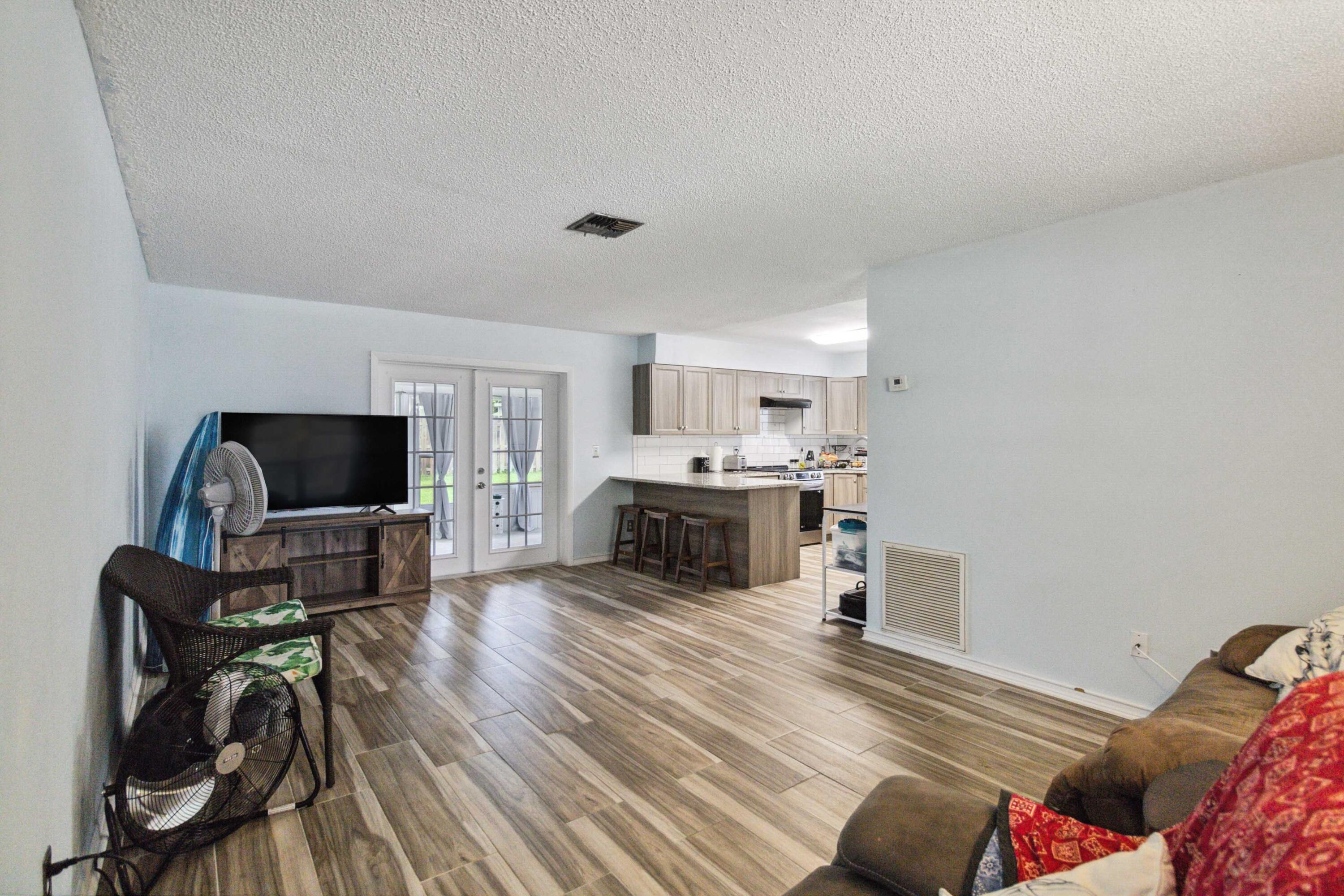 538 Parker Road Melbourne, FL 32904 - Photo 5 of 19 Living Room 1