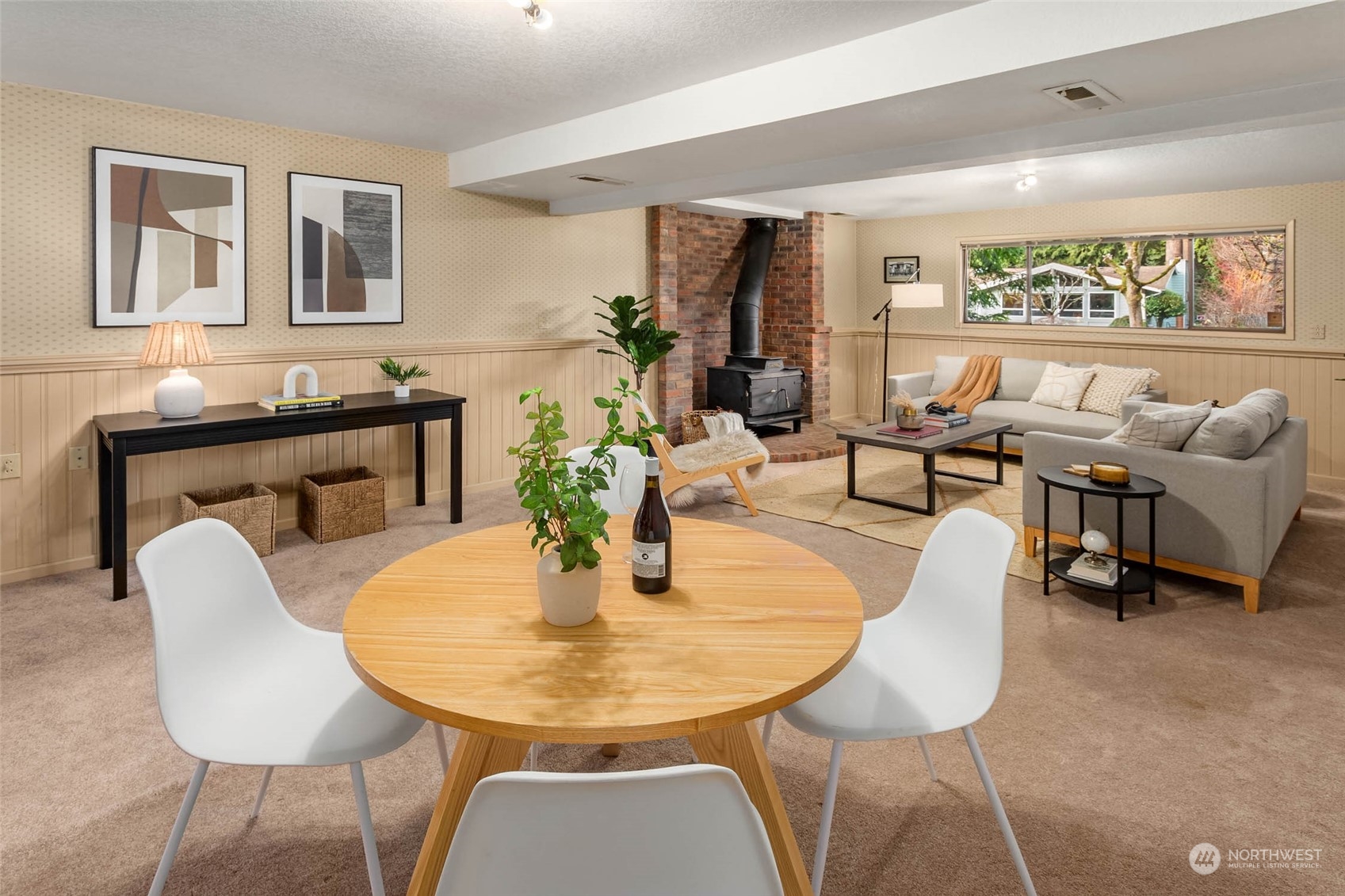 916 104th Place Southeast Everett, WA 98208 - Photo 23 of 32 a dining room with furniture and window
