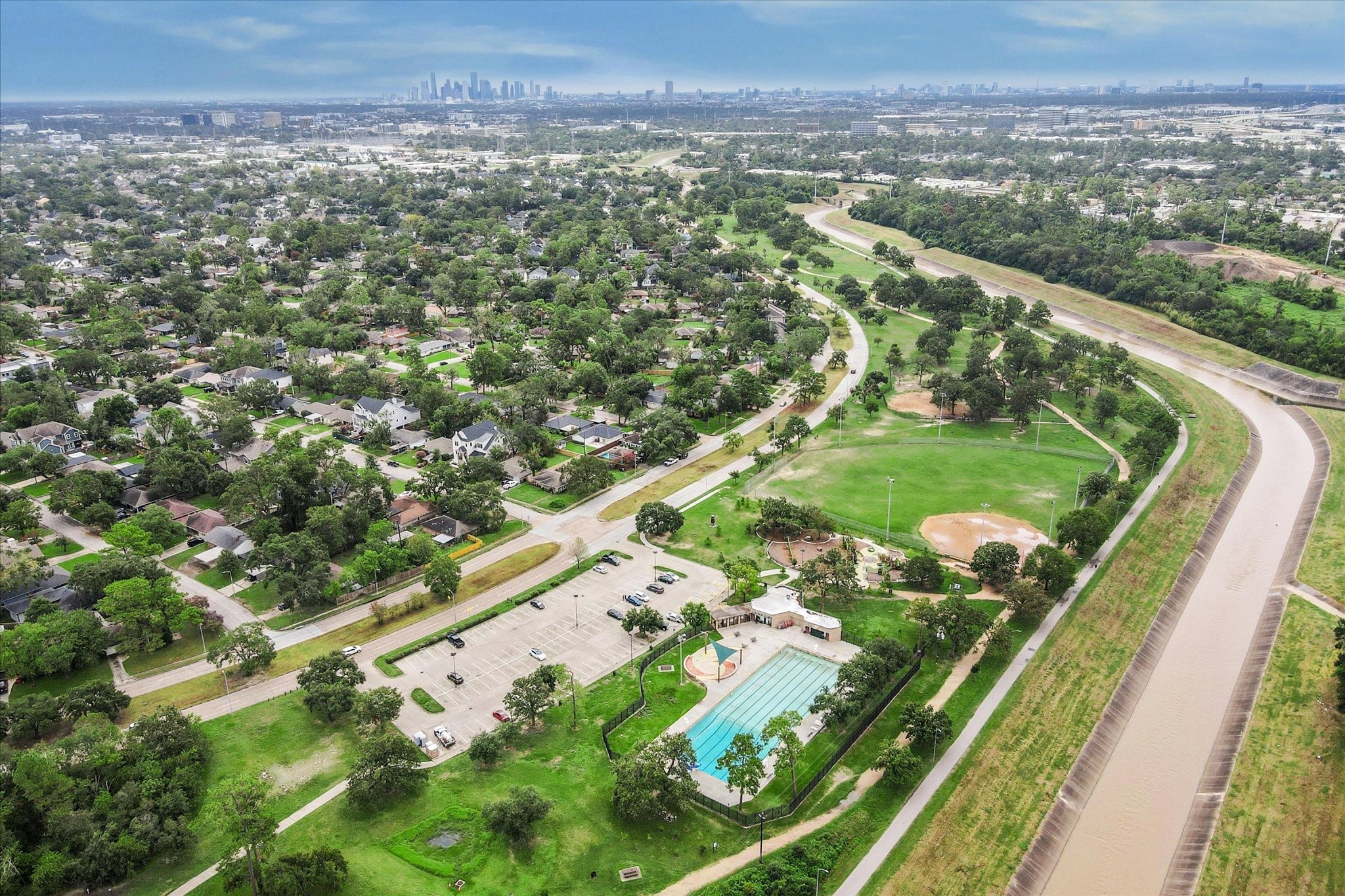 2211 Saxon Drive Houston, TX 77018 - Photo 22 of 32 a view of a city