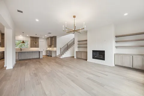 $1,370,000 | 2211 Saxon Drive, Houston, TX 77018