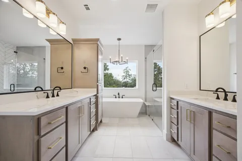 $1,370,000 | 2211 Saxon Drive, Houston, TX 77018