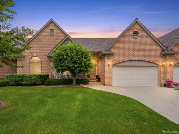 $465,000 | 2633 Ridgecrest Drive, Utica, MI 48316