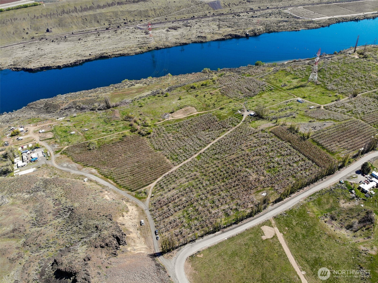 7199 Tarpiscan Road Malaga, WA 98828 - Photo 5 of 9 a view of water pool and mountain view