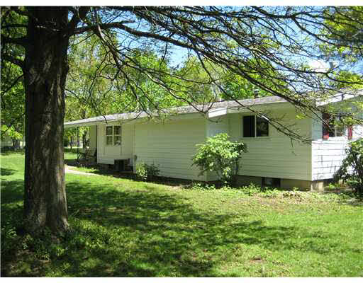429 North Thorn Road Walkerton, IN 46574 - Photo 2 of 9