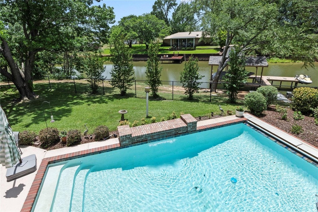 102 Foster Ranch Road Trinidad, TX 75163 - Photo 2 of 39 Pool