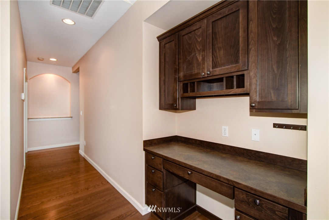 19114 Grannis Road Bothell, WA 98012 - Photo 13 of 25