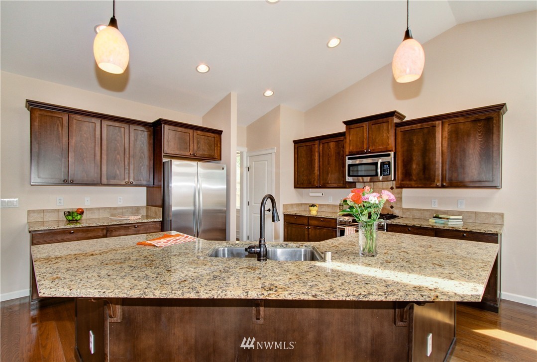19114 Grannis Road Bothell, WA 98012 - Photo 9 of 25