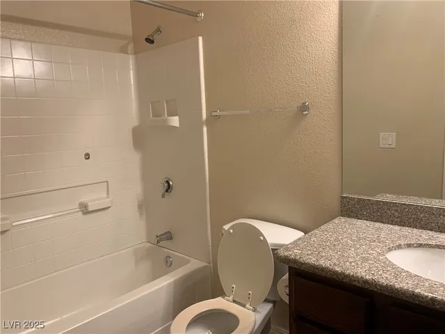 $1,500 | 2801 North Rainbow Boulevard, Unit 214, Las Vegas, NV 89108