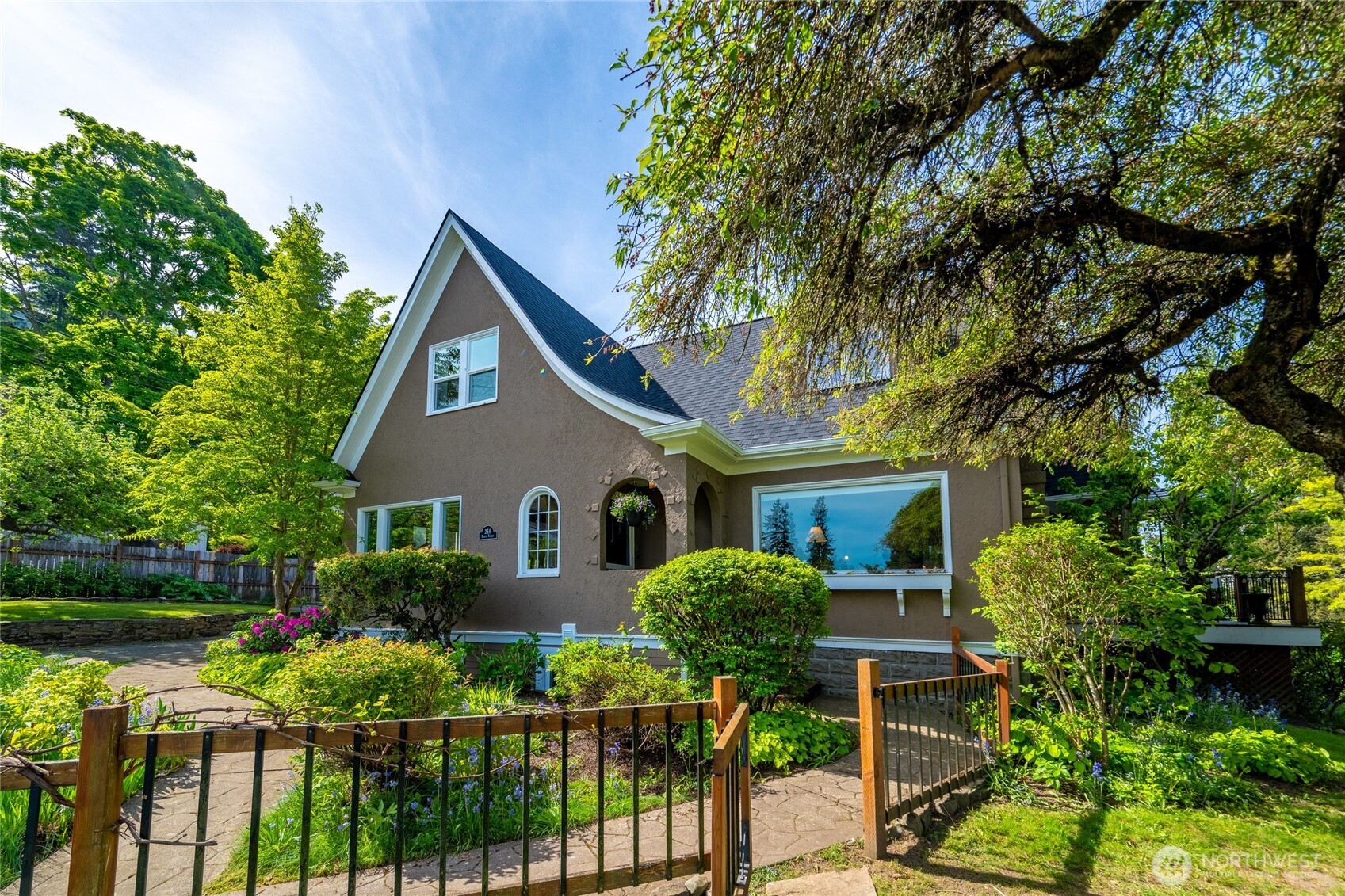 258 North Forest Street Bellingham, WA 98225 - Photo 2 of 40 a front view of house with yard and green space