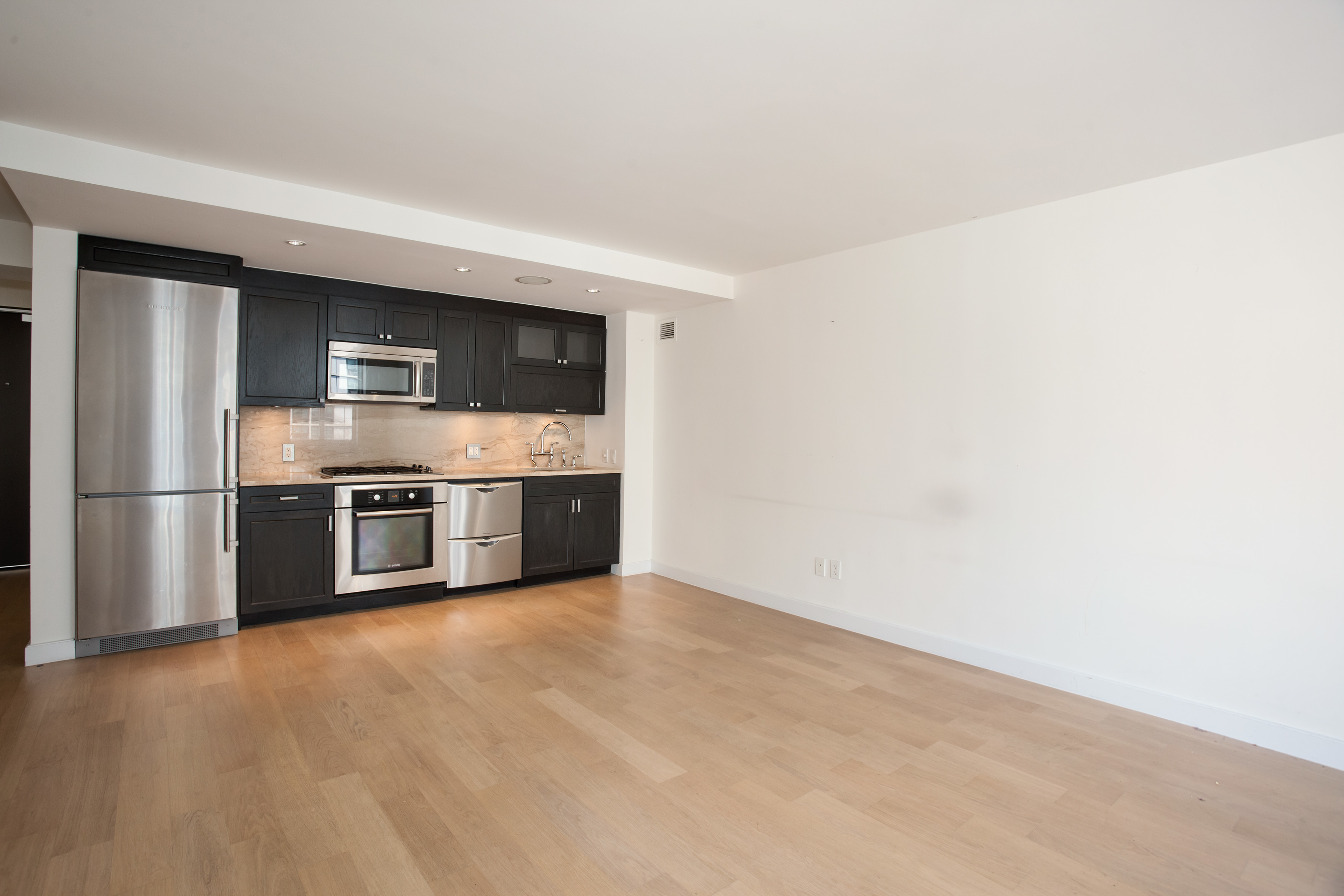 333 Rector Place, Unit 1501 Manhattan, NY 10280 - Photo 5 of 13