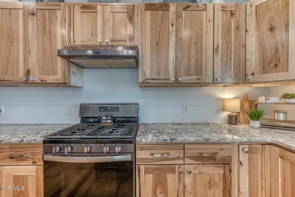 $930,000 | 139 Jay Armentrout Road, Jonesborough, TN 37659