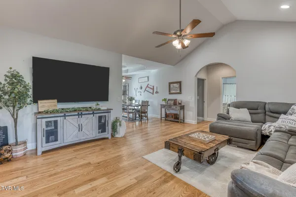 $930,000 | 139 Jay Armentrout Road, Jonesborough, TN 37659