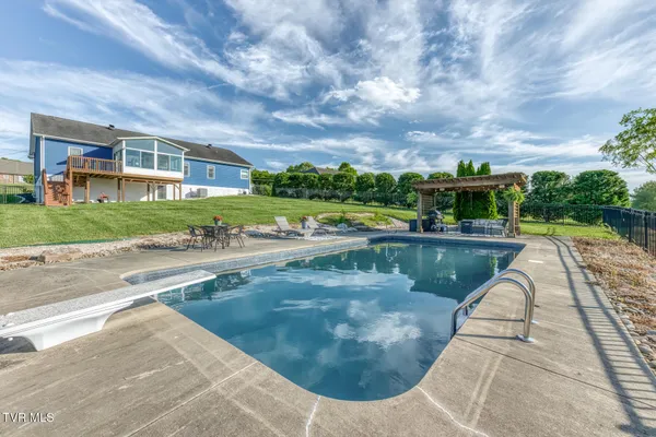 $930,000 | 139 Jay Armentrout Road, Jonesborough, TN 37659
