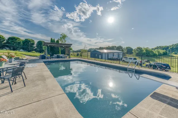 $930,000 | 139 Jay Armentrout Road, Jonesborough, TN 37659