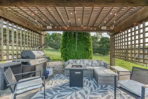 $930,000 | 139 Jay Armentrout Road, Jonesborough, TN 37659