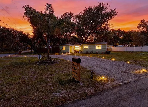 $1,950 | 903 King Street, Plant City, FL 33563