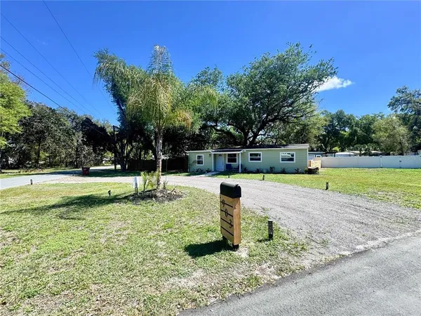 $1,950 | 903 King Street, Plant City, FL 33563