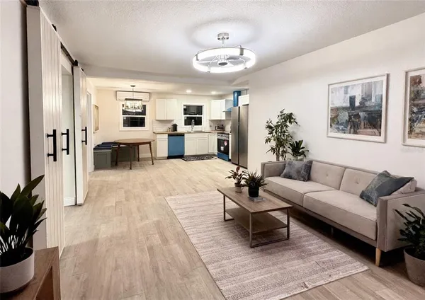 $1,950 | 903 King Street, Plant City, FL 33563