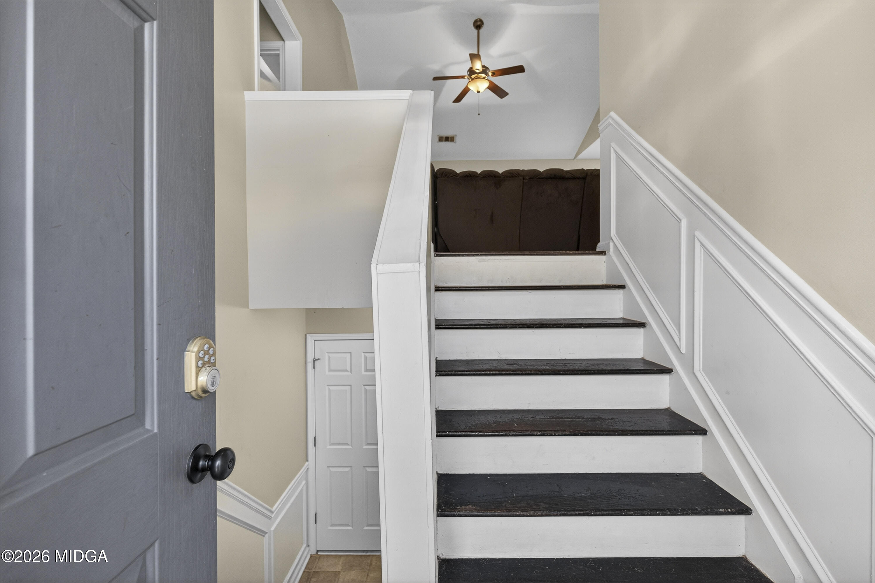 226 Amy Lane Gray, GA 31032 - Photo 6 of 46 a view of entryway