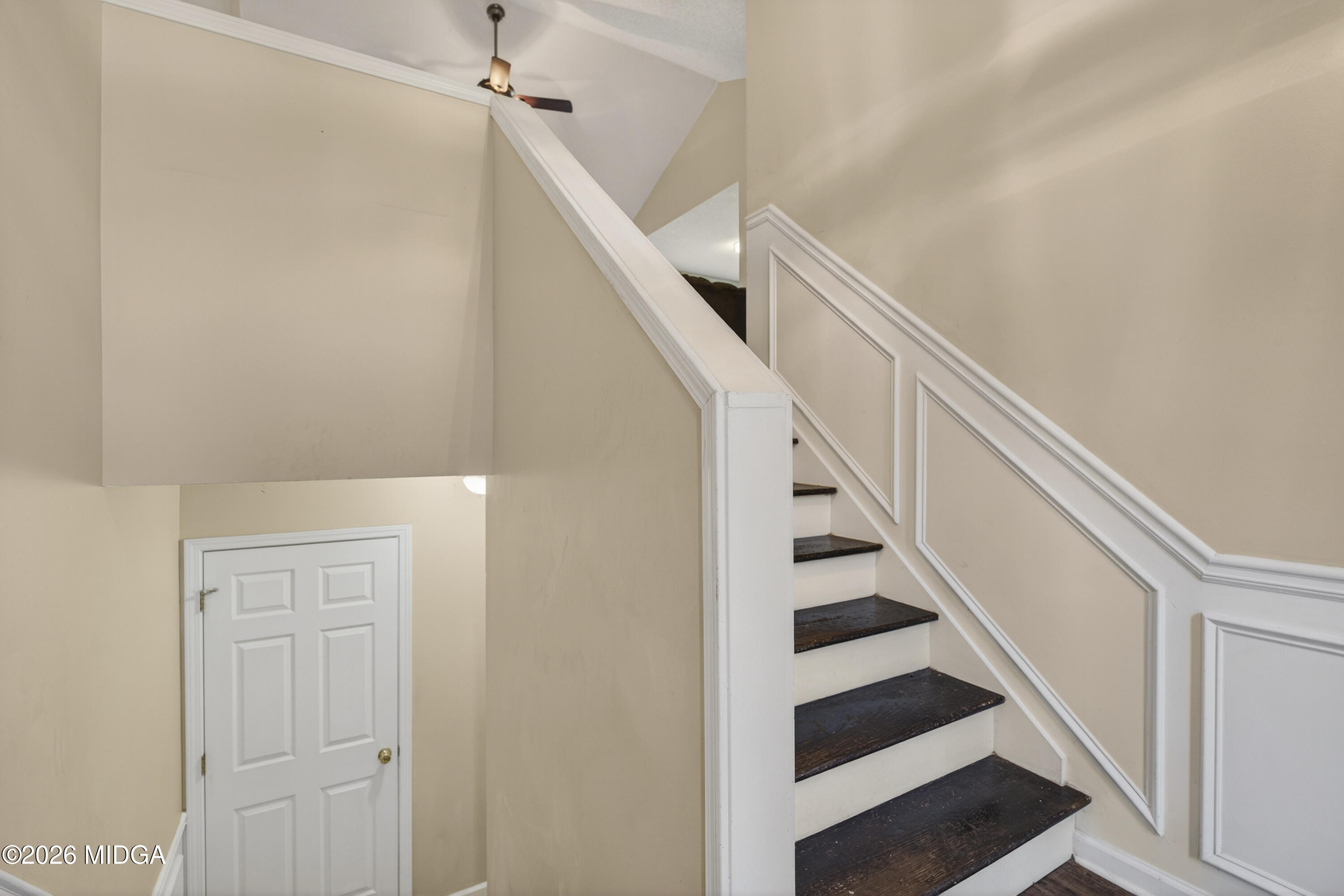 226 Amy Lane Gray, GA 31032 - Photo 7 of 46 a view of entryway